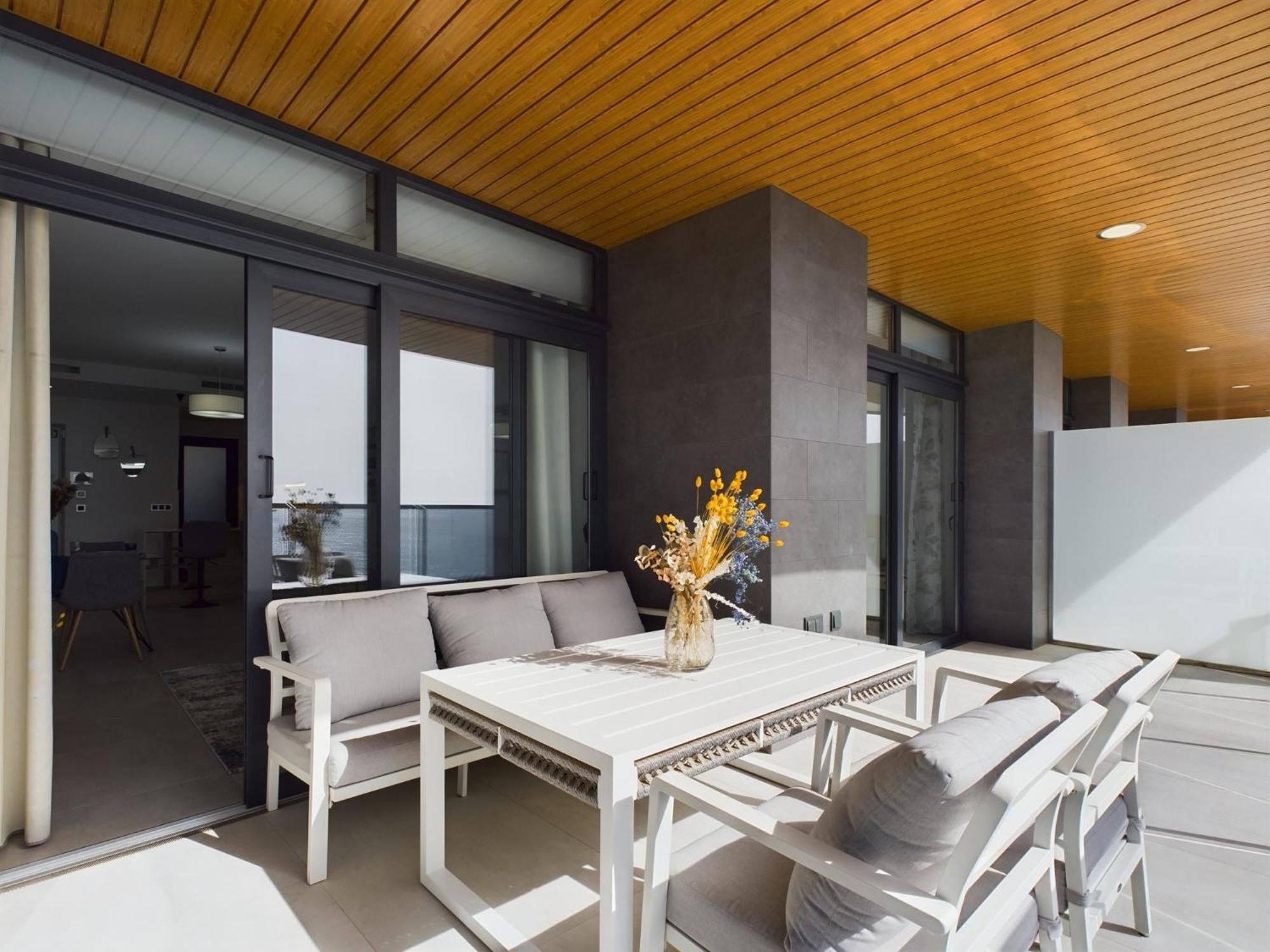 Sunset Waves Wood Apartment *